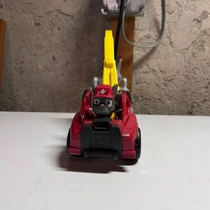 Rubble & Crew, Charger’s Crane Grabber Toy Truck with Action Figure